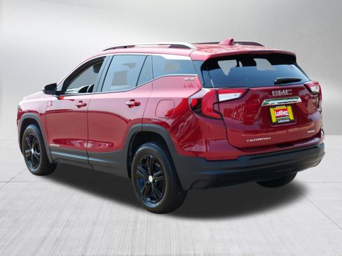 Used 2024 GMC Terrain SLE w/ Driver Convenience Package AWD/4WD image 5
