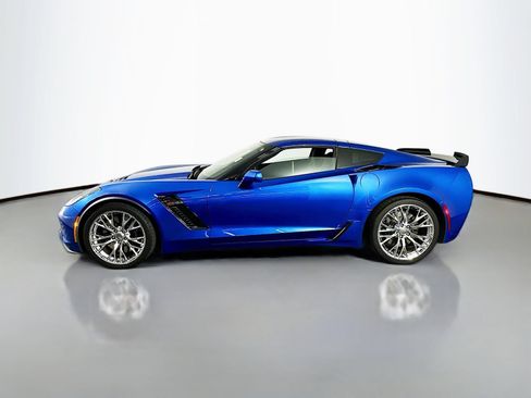 Used 2015 Chevrolet Corvette Z06 w/ 3LZ Preferred Equipment Group RWD image 5