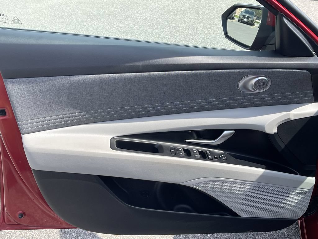 Used 2024 Hyundai Elantra Limited FWD image 24
