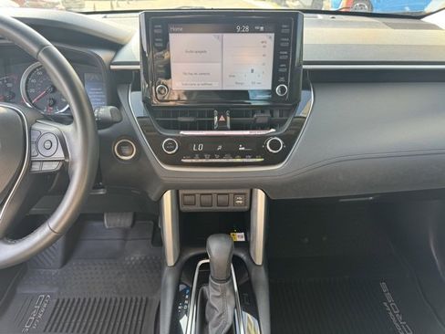 Used 2022 Toyota Corolla Cross LE image 18