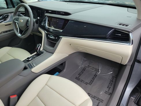 Certified 2024 Cadillac XT6 Premium Luxury w/ Technology Package FWD image 11