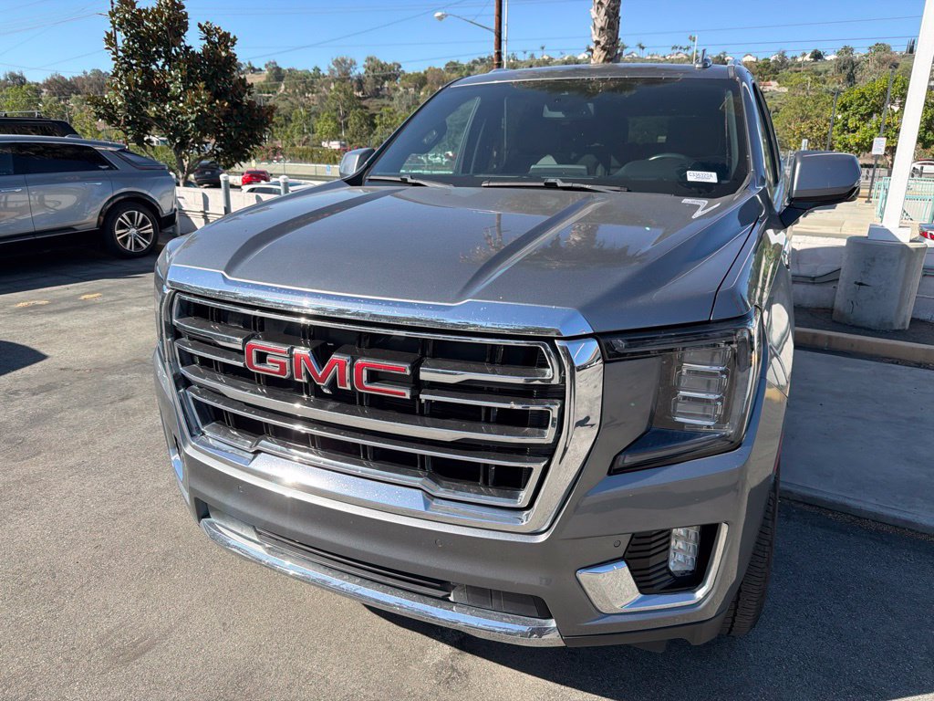 Used 2021 GMC Yukon SLT w/ SLT Luxury Plus Package AWD/4WD image 2