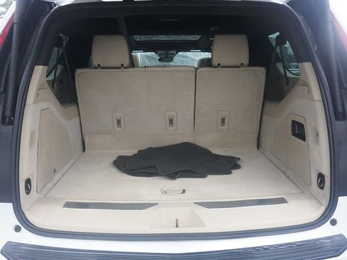 Used 2021 Cadillac Escalade ESV Premium Luxury image 24