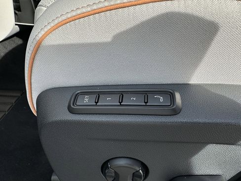 New 2025 Volkswagen ID. Buzz Pro S Plus image 25