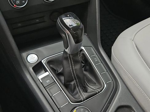 Used 2022 Volkswagen Taos SE image 16