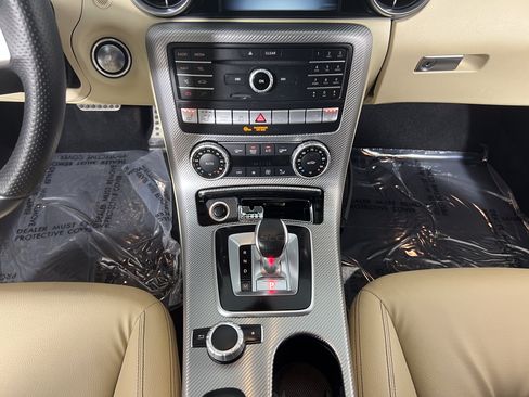 Certified 2019 Mercedes-Benz SLC 300 image 18