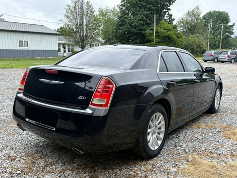 Used 2014 Chrysler 300 RWD image 8
