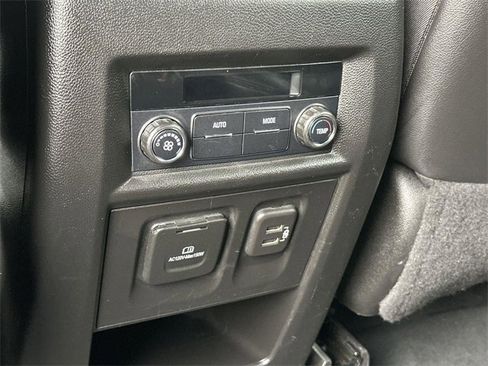 Used 2022 Chevrolet Traverse RS image 42