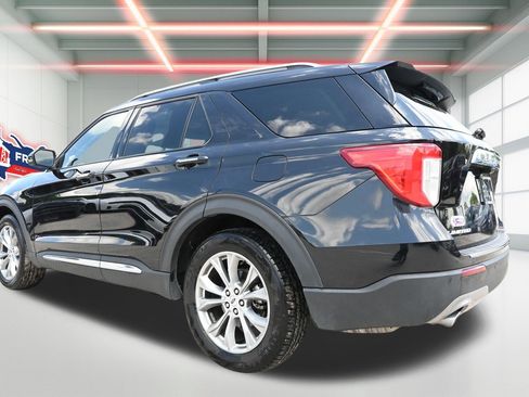 Used 2023 Ford Explorer Limited w/ Equipment Group 301A RWD image 2