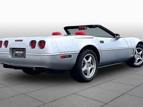 Used 1996 Chevrolet Corvette Convertible RWD image 12