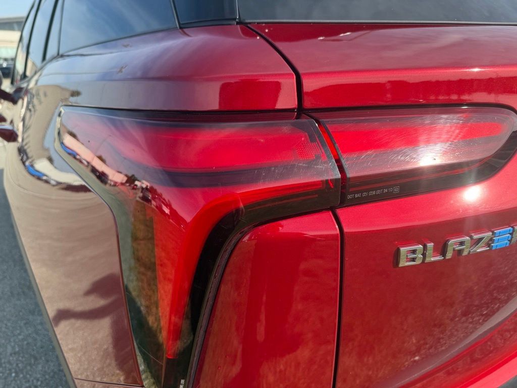 Used 2024 Chevrolet Blazer EV LT AWD/4WD image 11
