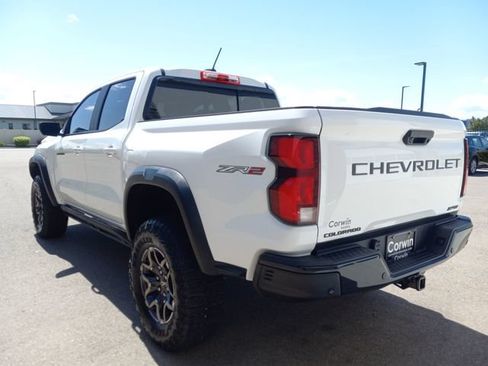 Used 2025 Chevrolet Colorado ZR2 w/ Technology Package AWD/4WD image 7