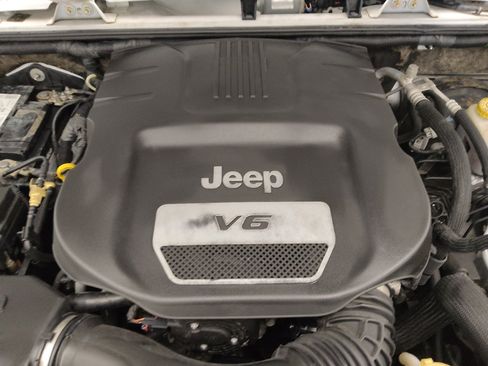 Used 2018 Jeep Wrangler Unlimited Sport S image 30