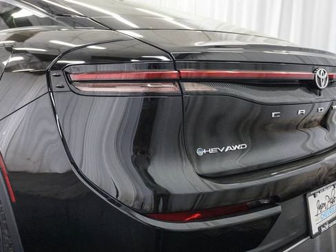 Used 2025 Toyota Crown XLE image 11