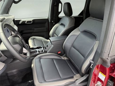 New 2026 Ford Bronco Outer Banks w/ Sasquatch Package AWD/4WD image 9