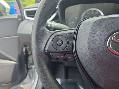 Used 2022 Toyota Corolla LE FWD image 18