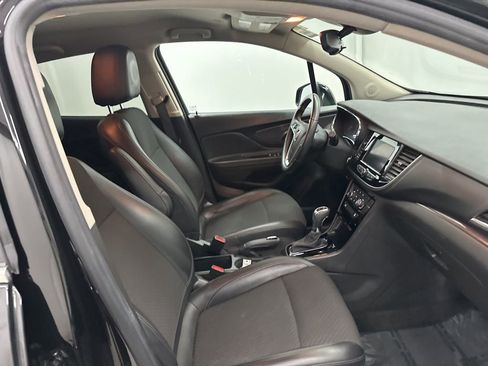 Used 2022 Buick Encore Preferred image 26