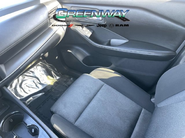 Used 2024 Nissan Rogue SV AWD/4WD image 13