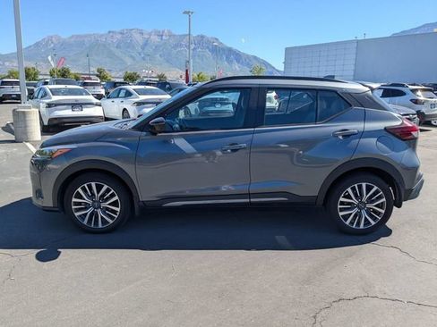 Used 2023 Nissan Kicks SR w/ SR Premium Package FWD image 6
