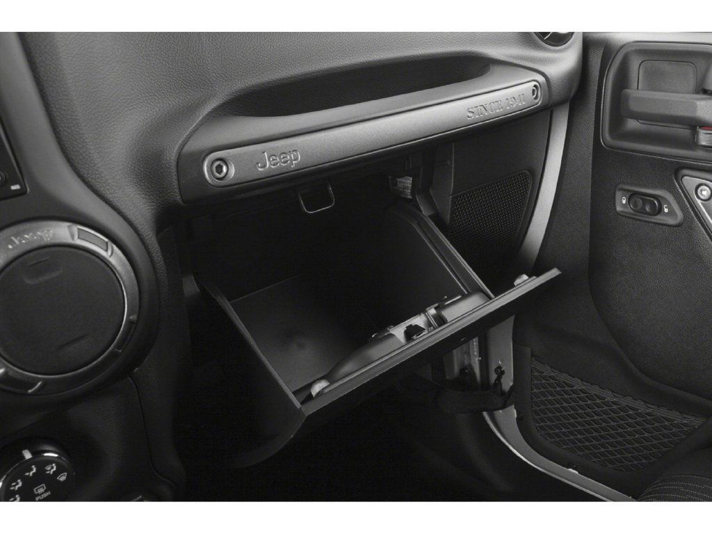 Used 2015 Jeep Wrangler Unlimited Sport w/ Quick Order Package 24S AWD/4WD image 13