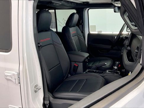 New 2026 Jeep Wrangler Unlimited Rubicon w/ Technology Group AWD/4WD image 9