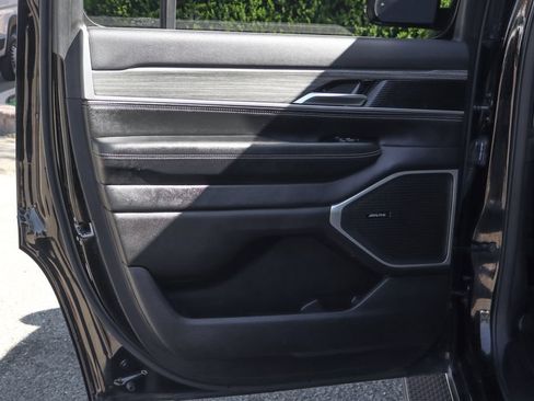 Used 2024 Jeep Wagoneer Series II w/ Flexible Seating Group RWD image 40