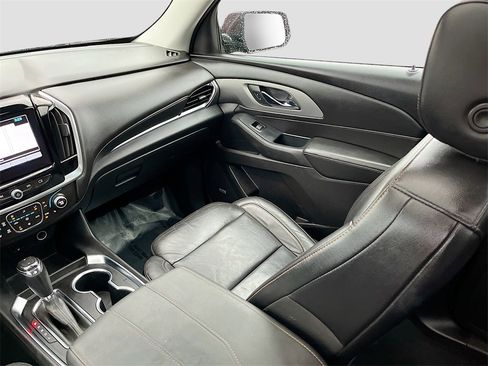 Used 2018 Chevrolet Traverse LT image 23