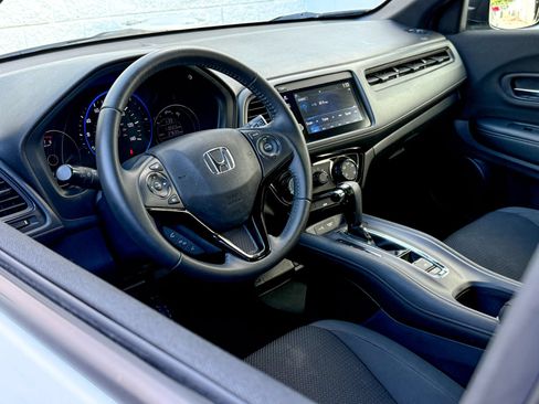 Used 2020 Honda HR-V Sport image 14