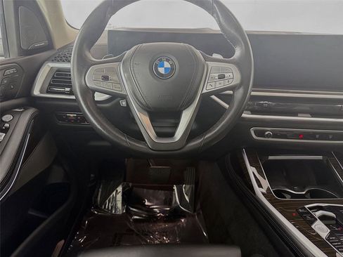 Used 2023 BMW X7 xDrive40i image 34