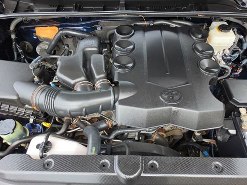 Used 2015 Toyota 4Runner SR5 image 14