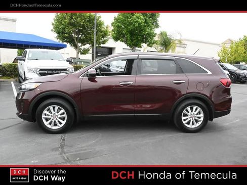 Used 2020 Kia Sorento LX FWD image 4