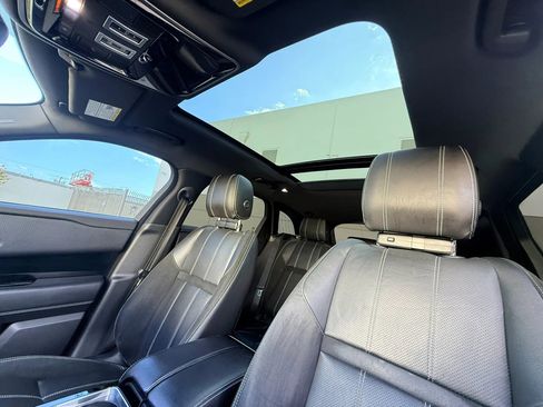 Used 2019 Land Rover Range Rover Velar R-Dynamic SE AWD/4WD image 29