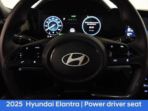 Used 2025 Hyundai Elantra Limited FWD image 12