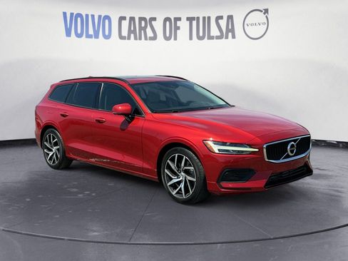 Used 2020 Volvo V60 T5 Momentum FWD image 7