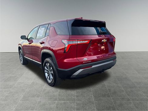 Used 2025 Chevrolet Equinox LT image 3