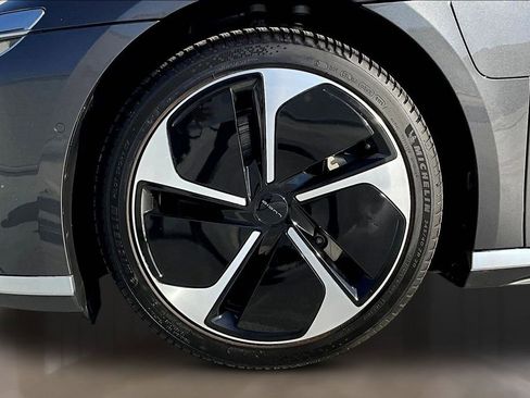 Used 2023 Lucid Air Grand Touring image 32