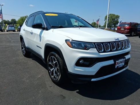 Used 2025 Jeep Compass Limited AWD/4WD image 4