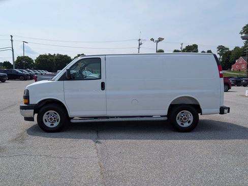 Used 2025 GMC Savana 2500 w/ Driver Convenience Package RWD image 6
