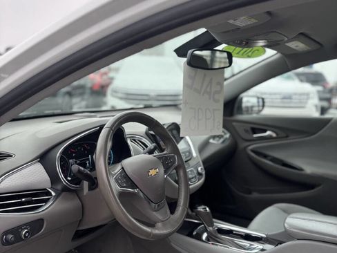 Used 2017 Chevrolet Malibu LT image 11