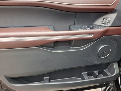 Used 2023 Ford Expedition Max Limited image 16