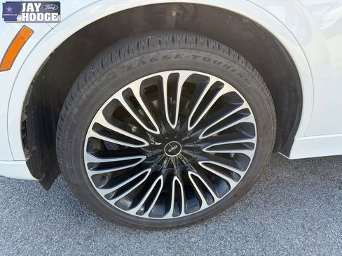 Used 2021 Lincoln Aviator Black Label w/ Class IV Trailer Tow Package AWD/4WD image 29