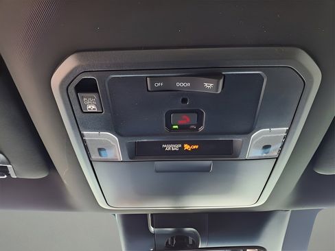 New 2025 Toyota Tundra Limited image 15