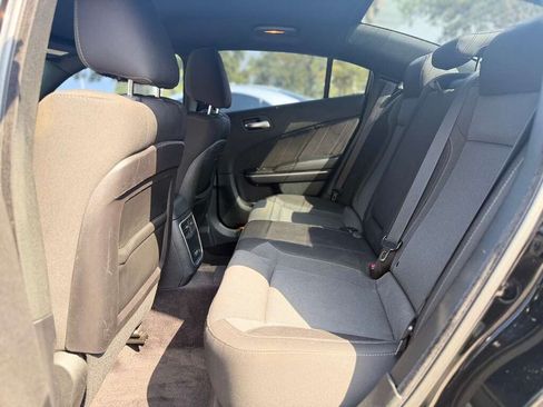 Used 2017 Dodge Charger SXT RWD image 10