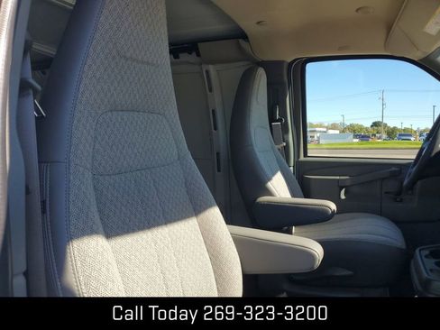 New 2025 GMC Savana 3500 Extended w/ Driver Convenience Package image 24