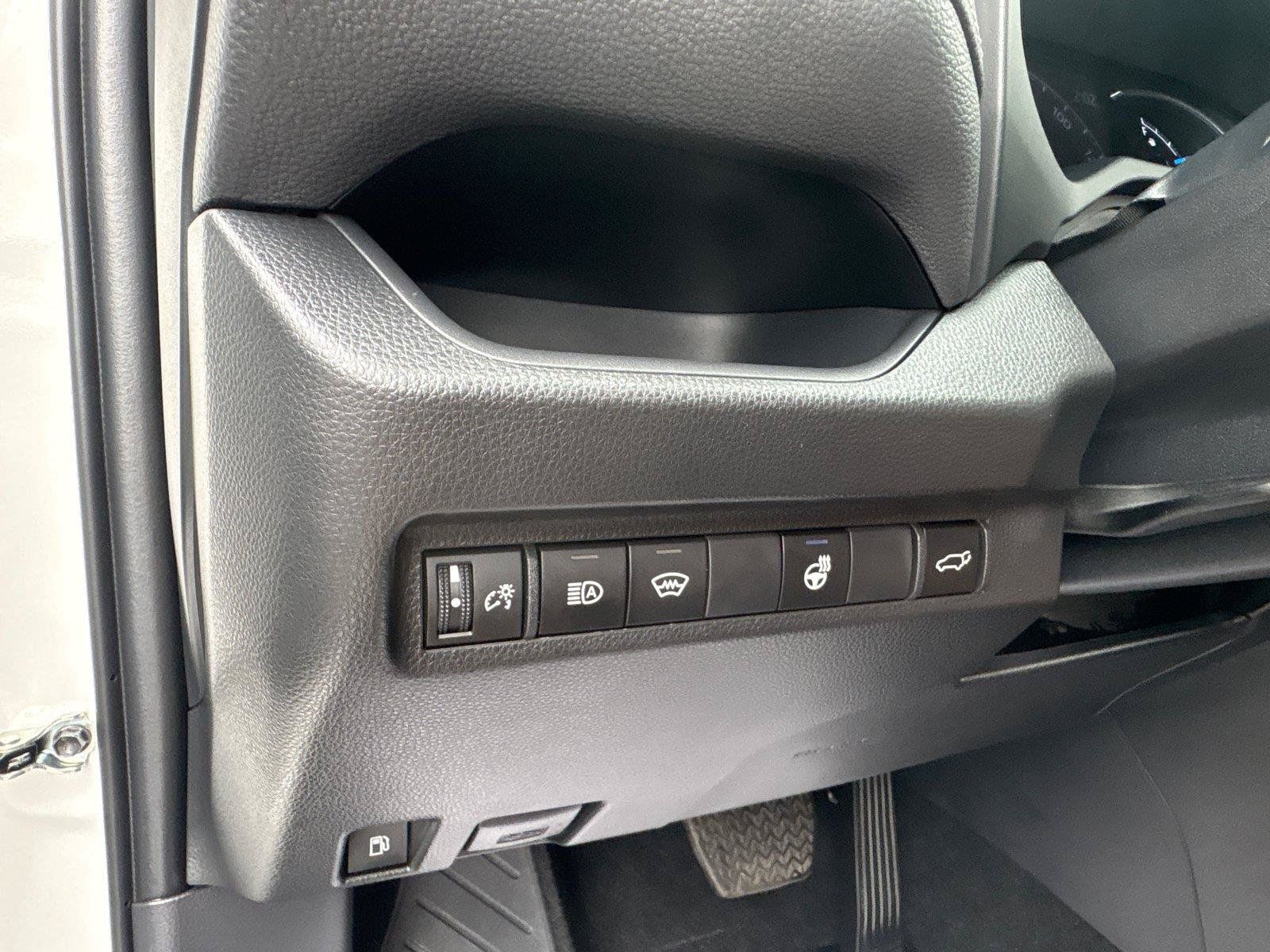 Used 2025 Toyota RAV4 XLE w/ Convenience Package AWD/4WD image 21