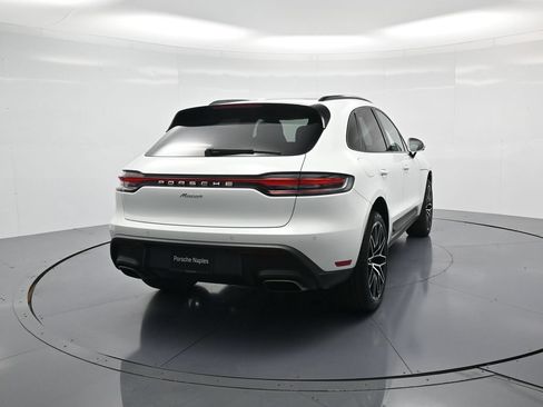 Used 2026 Porsche Macan AWD/4WD image 30