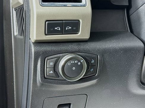 Used 2016 Ford F150 Lariat w/ Equipment Group 502A Luxury image 10