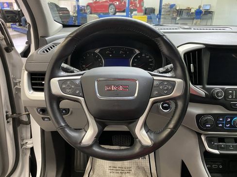 Used 2022 GMC Terrain SLT image 31