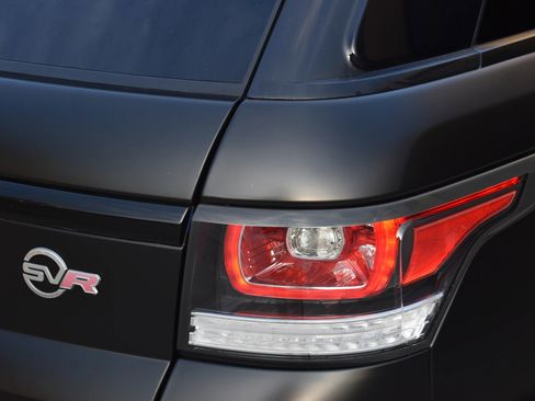 Used 2017 Land Rover Range Rover Sport SVR image 12