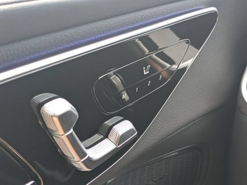 Certified 2025 Mercedes-Benz GLC 300 image 29